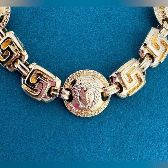 Rare & Vintage Versace Gold Finished Chain Necklace w/COA, Pristine - Picture 5 of 12